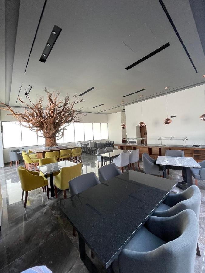 Hotel Gumont Guadalajara Buitenkant foto