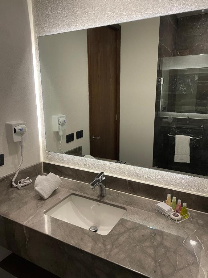 Hotel Gumont Guadalajara Buitenkant foto